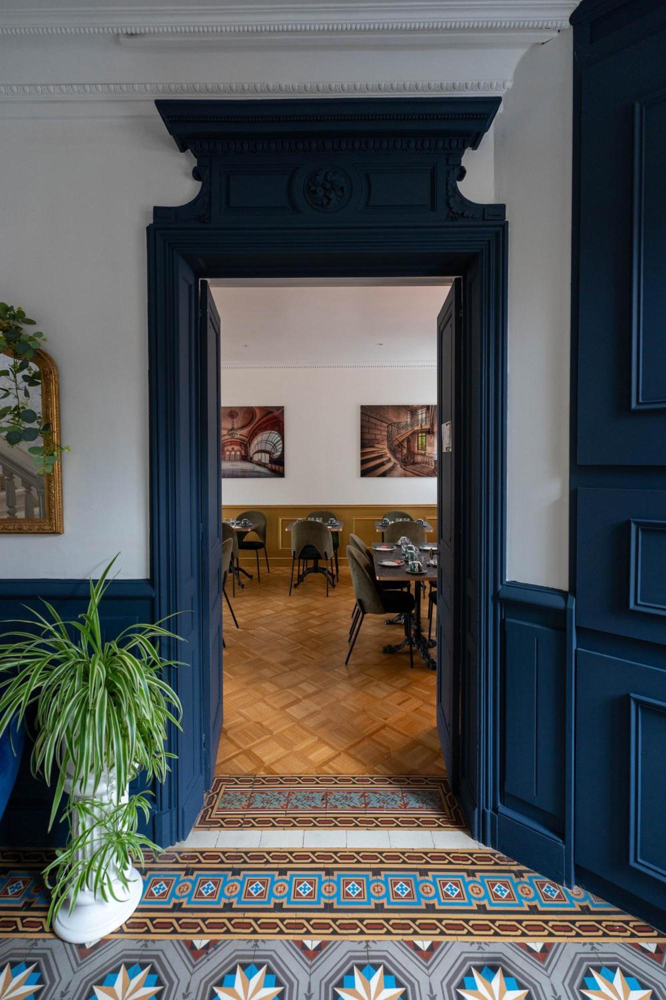 Hotel Des Dauphins Bourgoin-Jallieu Εξωτερικό φωτογραφία